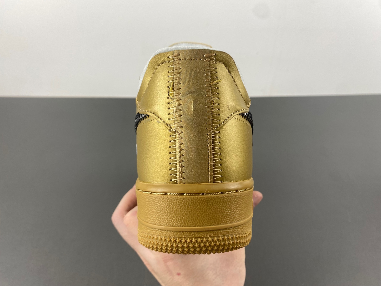off-white x nike air force 1 gold ao4297-800