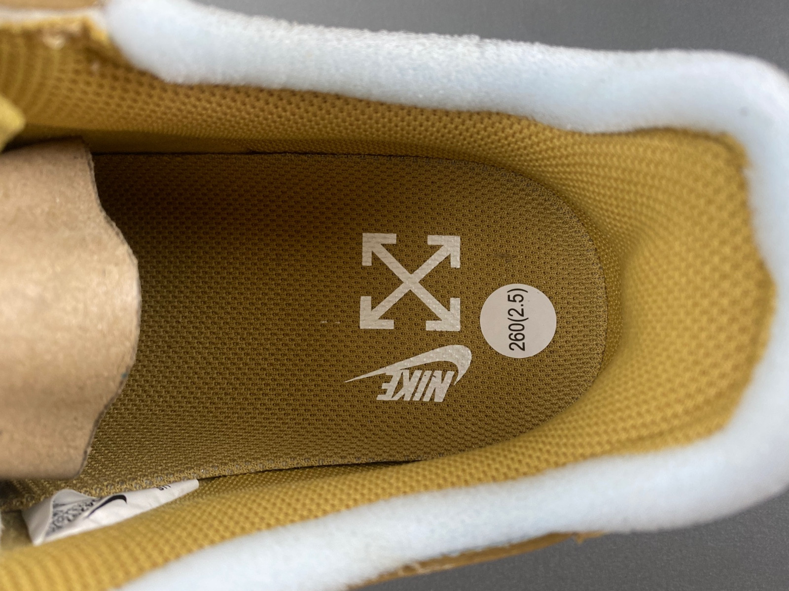 off-white x nike air force 1 gold ao4297-800