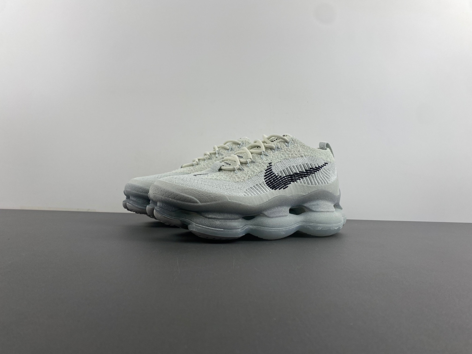 nike air max scorpion flyknit se "light silver" fq2694-001