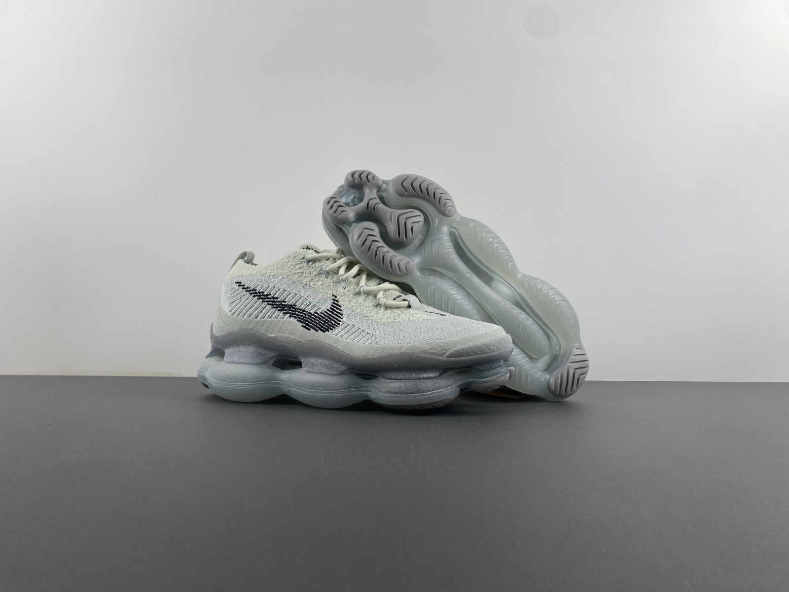 nike air max scorpion flyknit se "light silver" fq2694-001