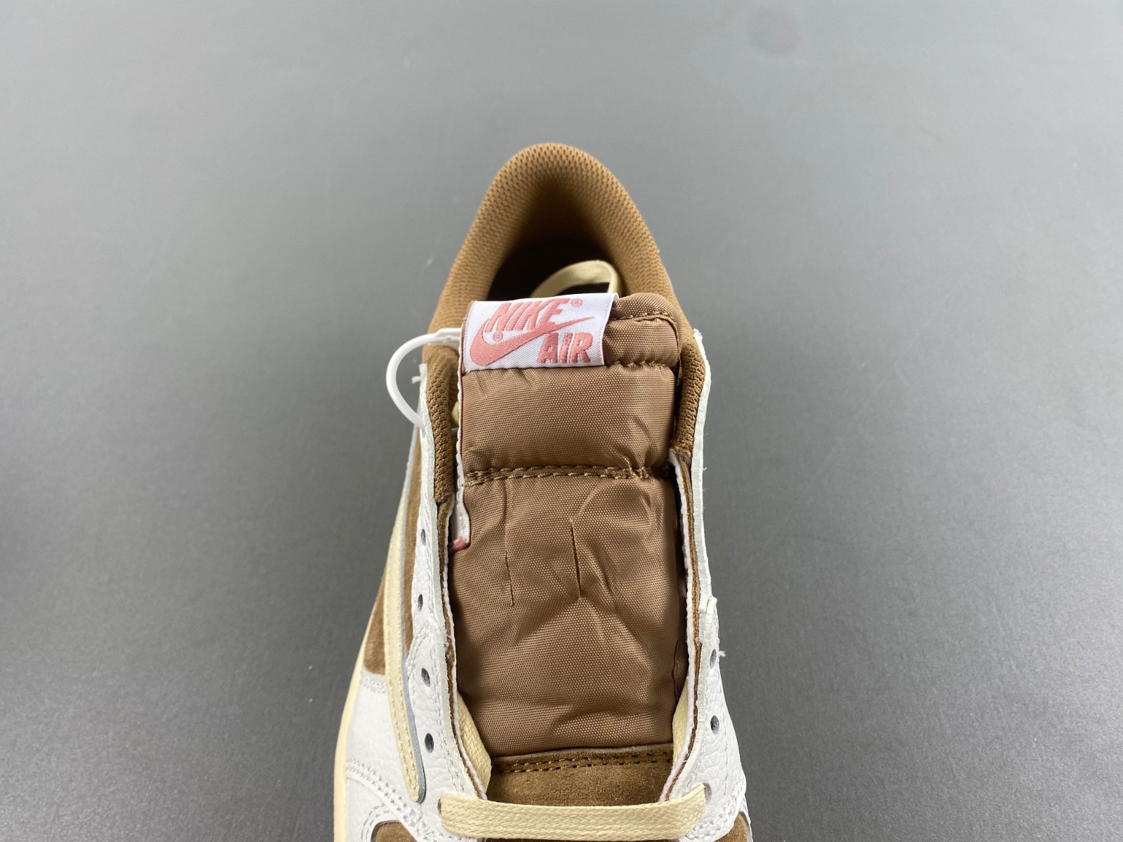 travis scott air jordan 1 low og sail shy pink dm7866-106