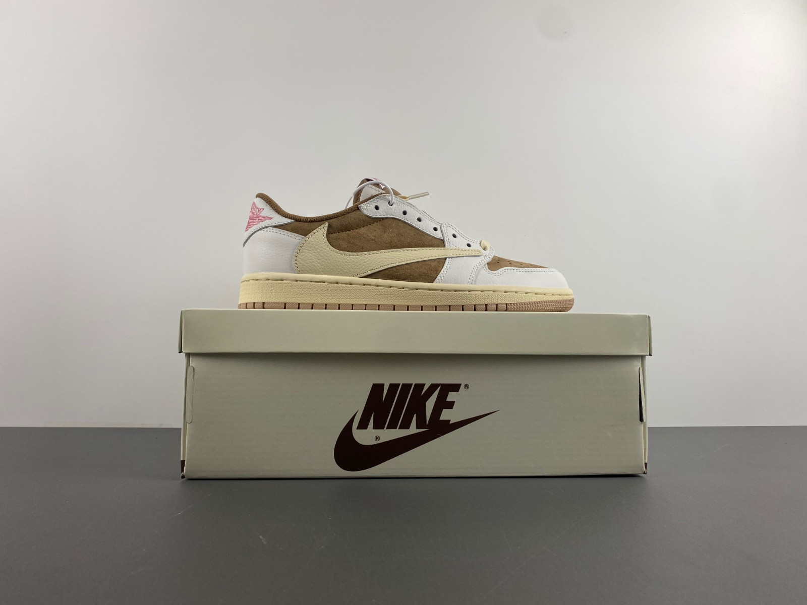 travis scott air jordan 1 low og sail shy pink dm7866-106