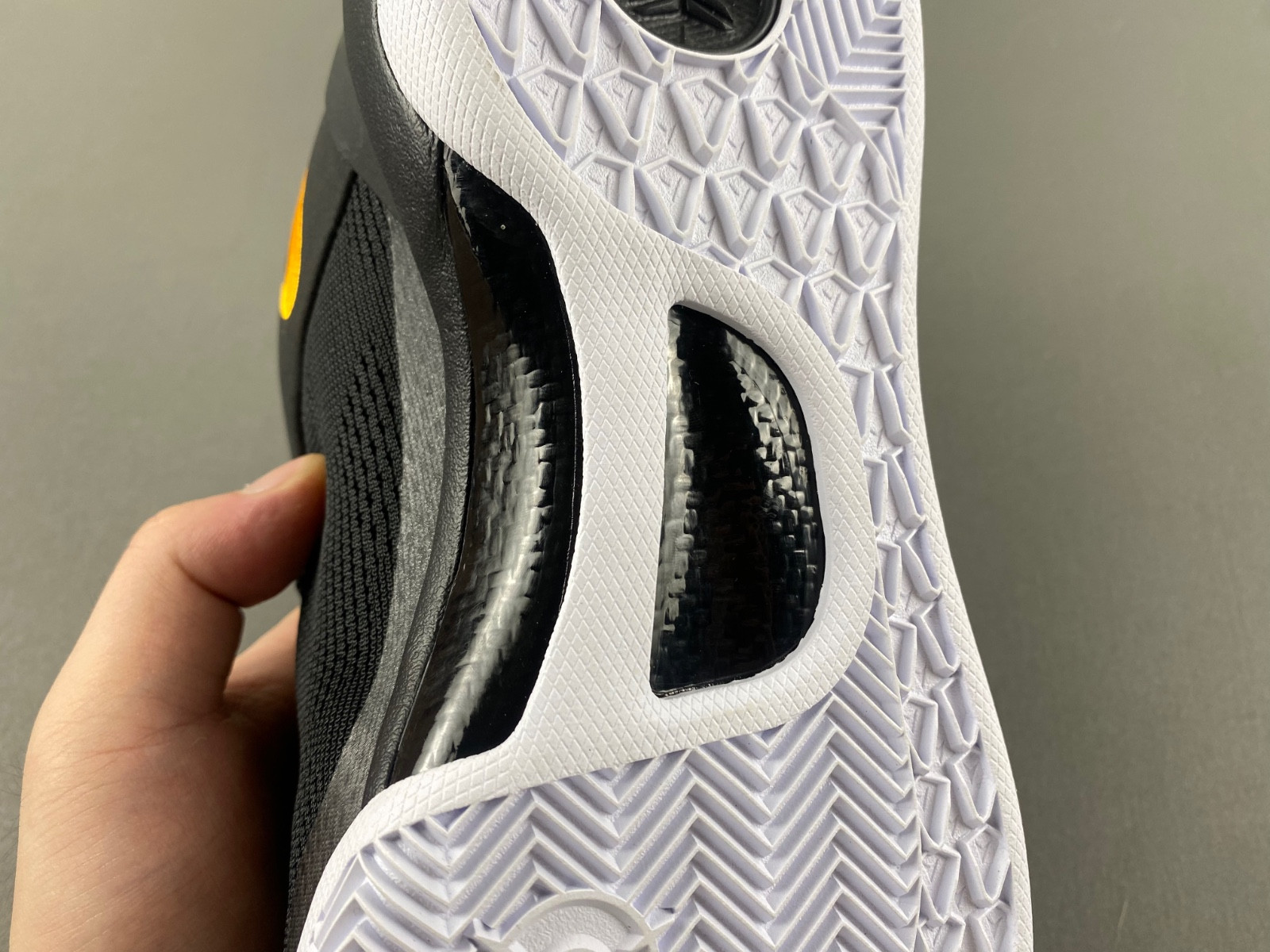 nike kobe 8 protro black university gold hf9550-001