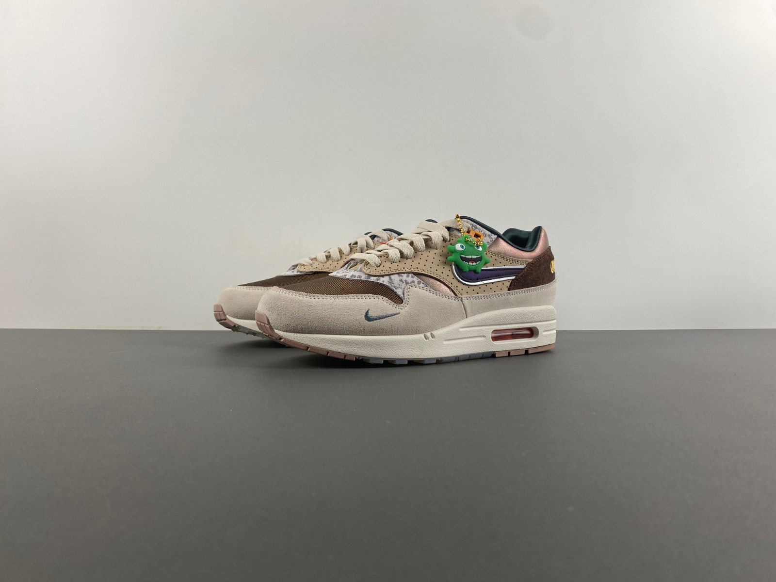 nike air max 1 ''87 luxe university of oregon pe (2024) hq2639-100
