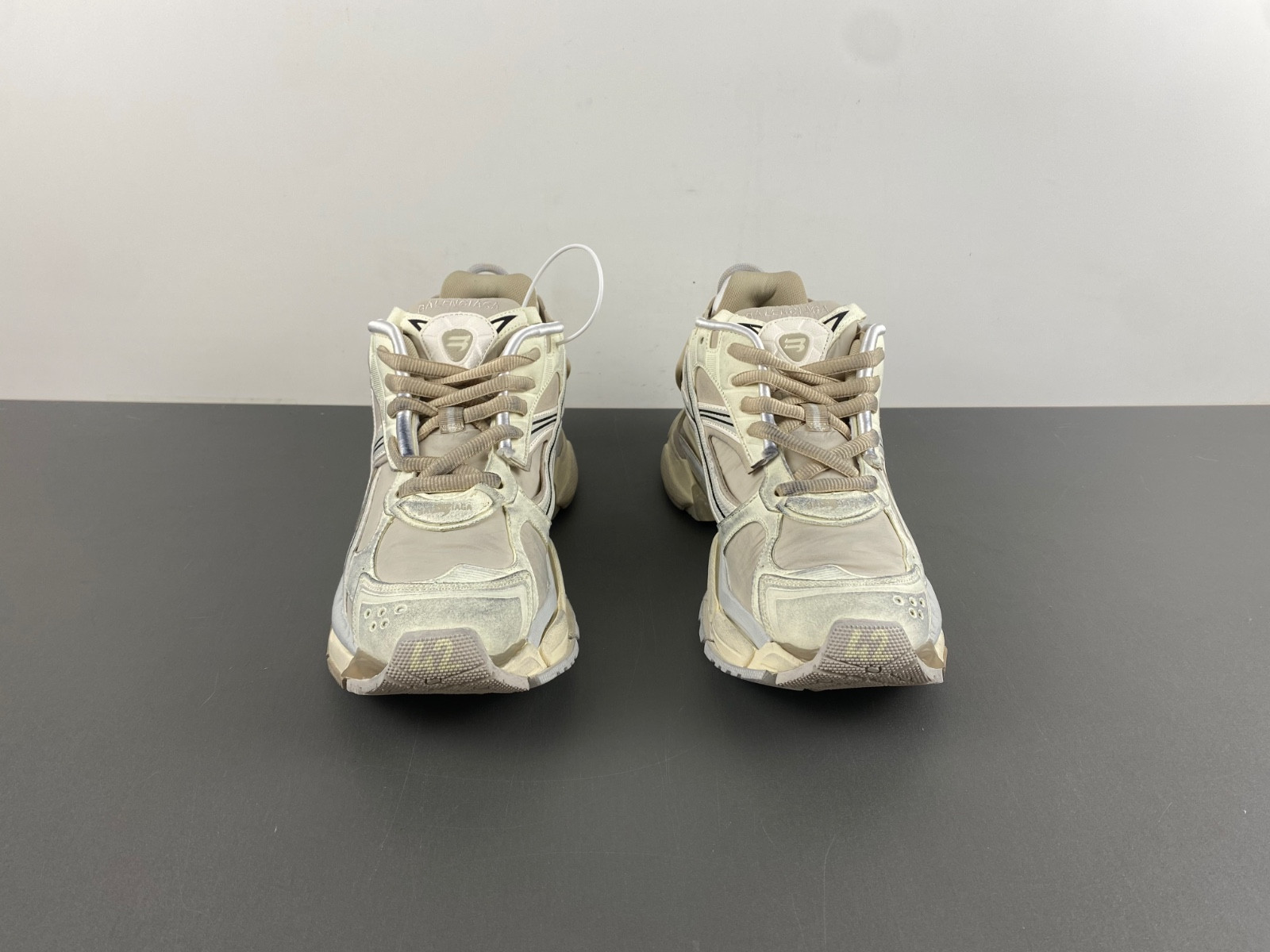 Ba*len*cia*ga runner sneaker in beige/white/black