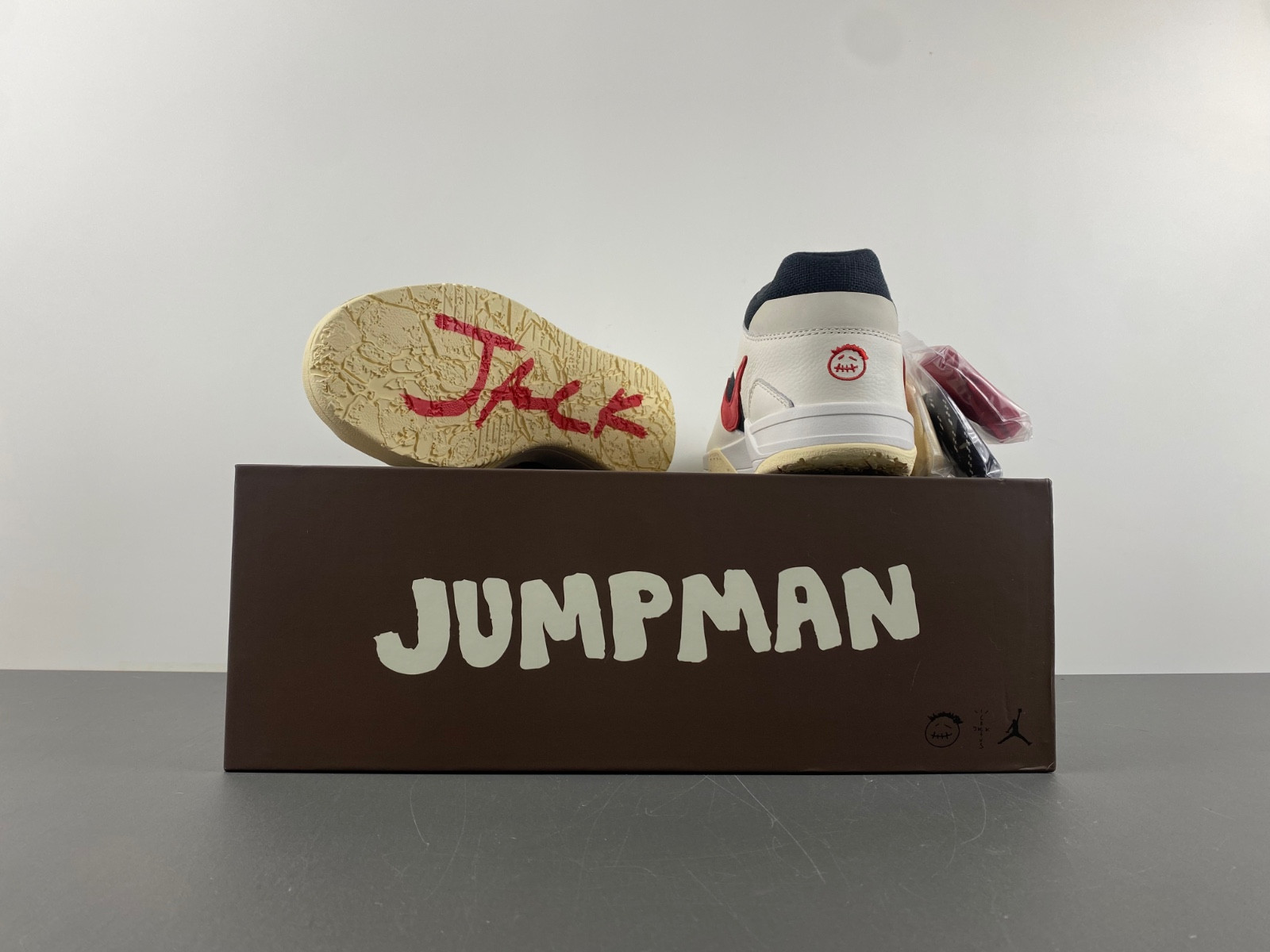 travis scott jordan jumpman jack fz8117-101