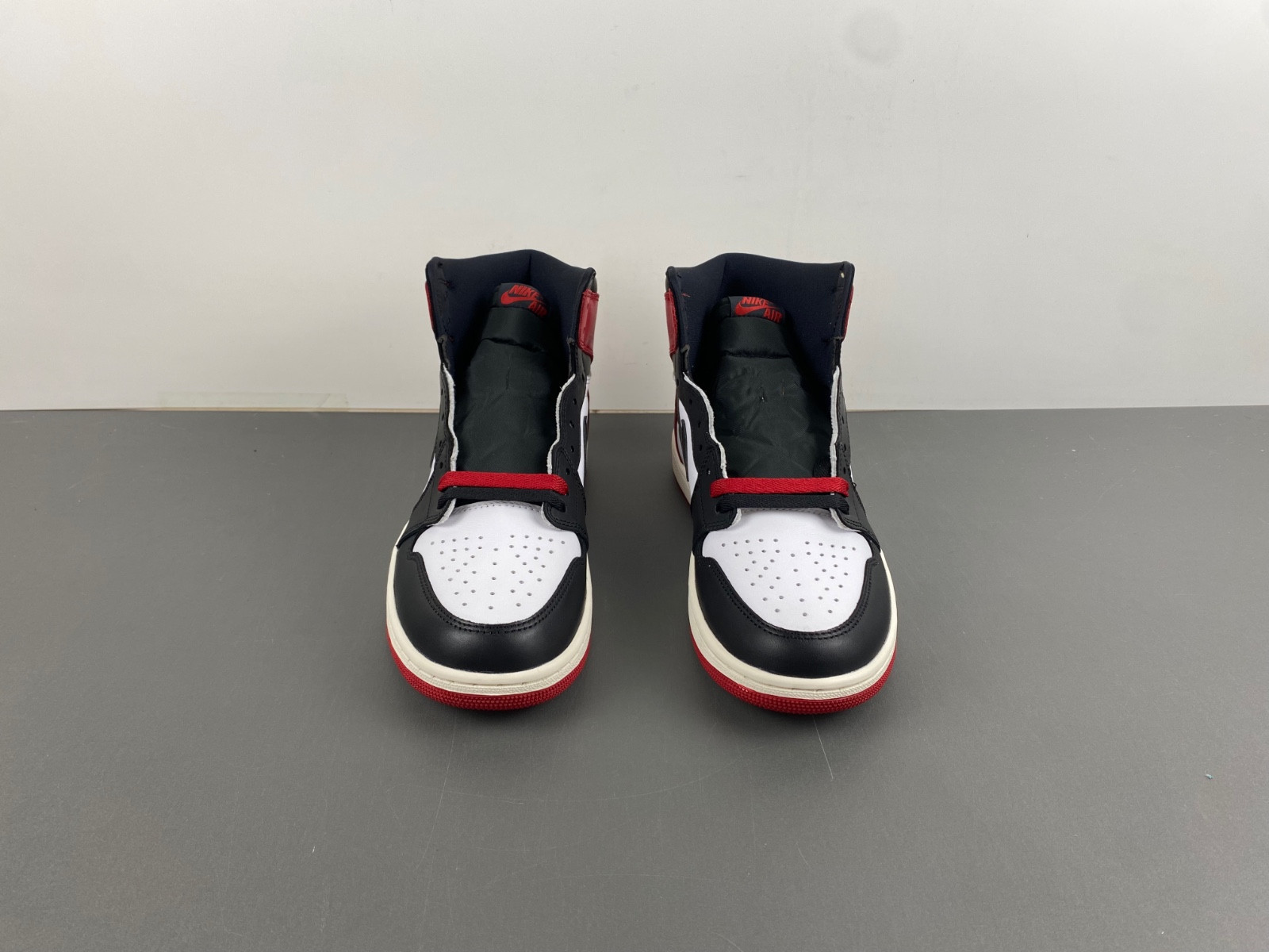 air jordan 1 high og black toe reimagined dz5485-106