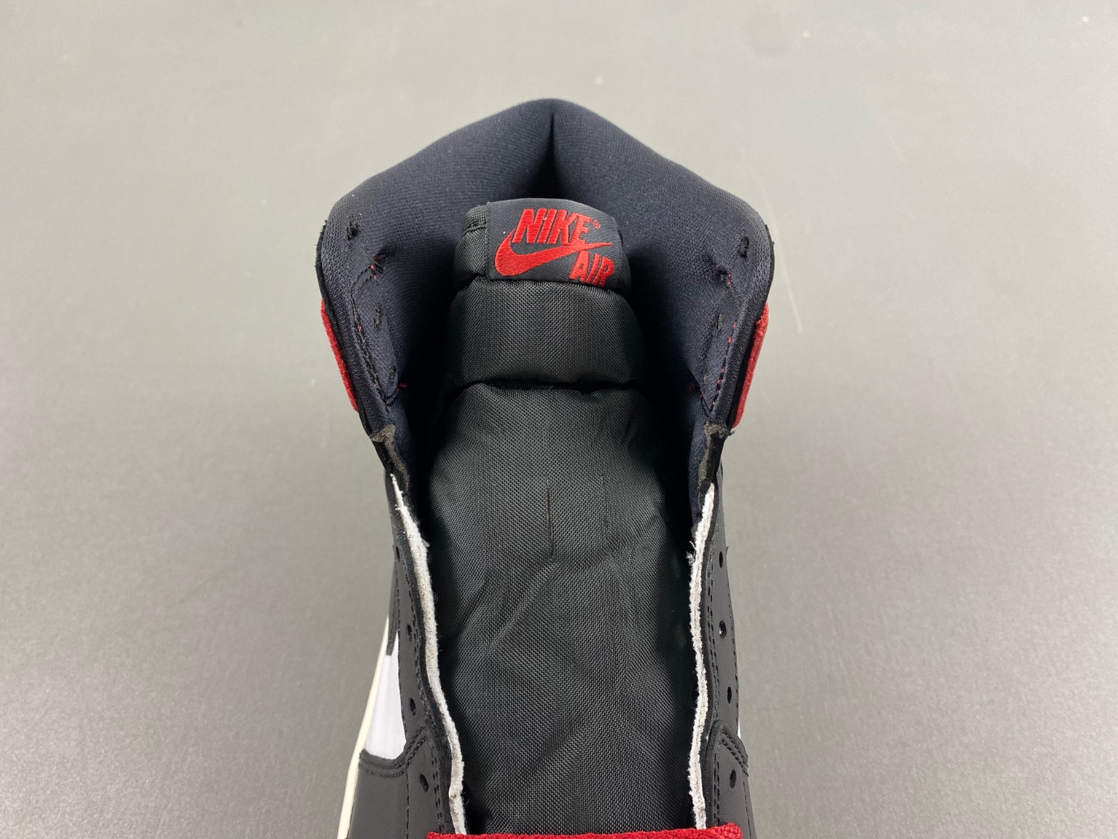 air jordan 1 high og black toe reimagined dz5485-106