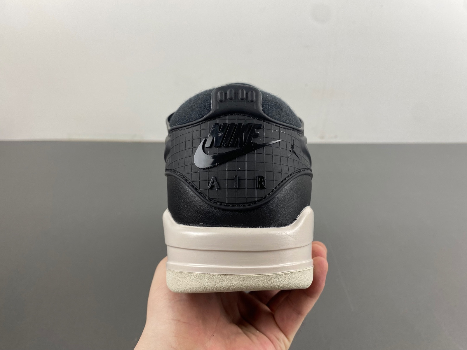 air jordan 4 rm "black/light bone" fq7939-001