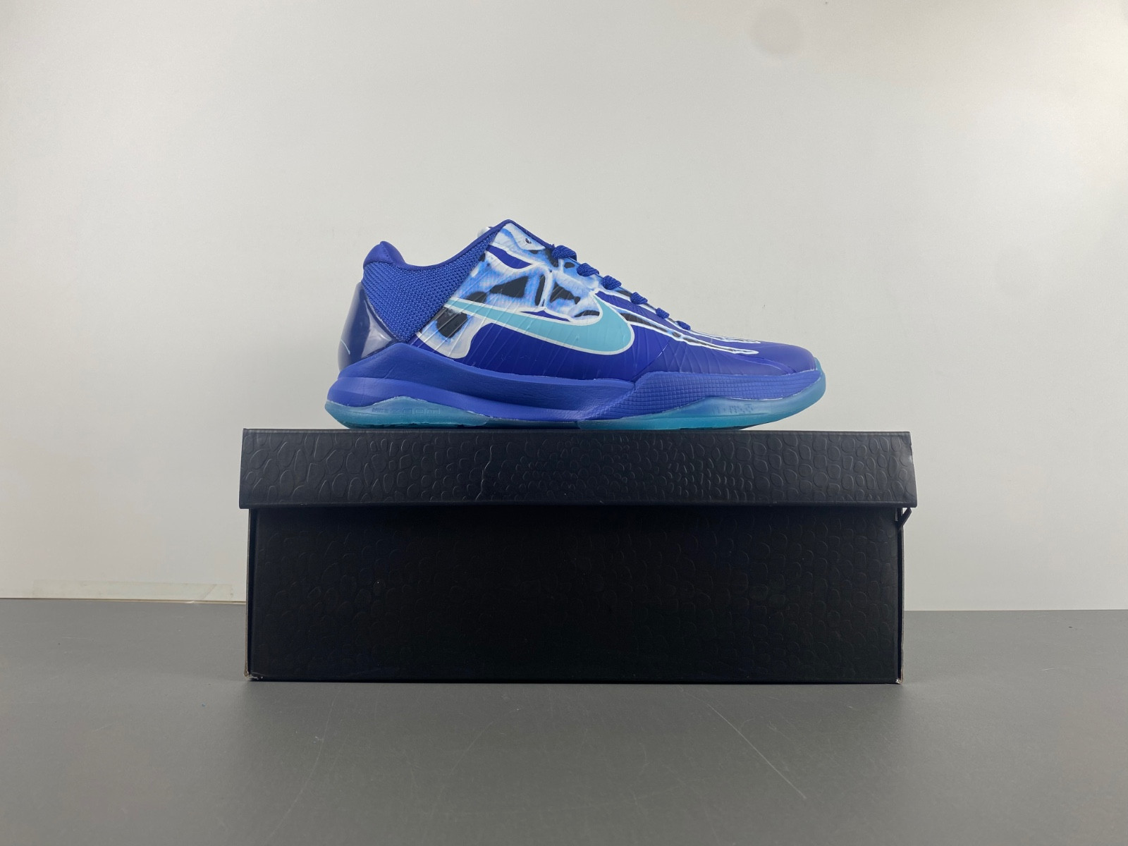 nike kobe 5 protro “x-ray” hj4303-400