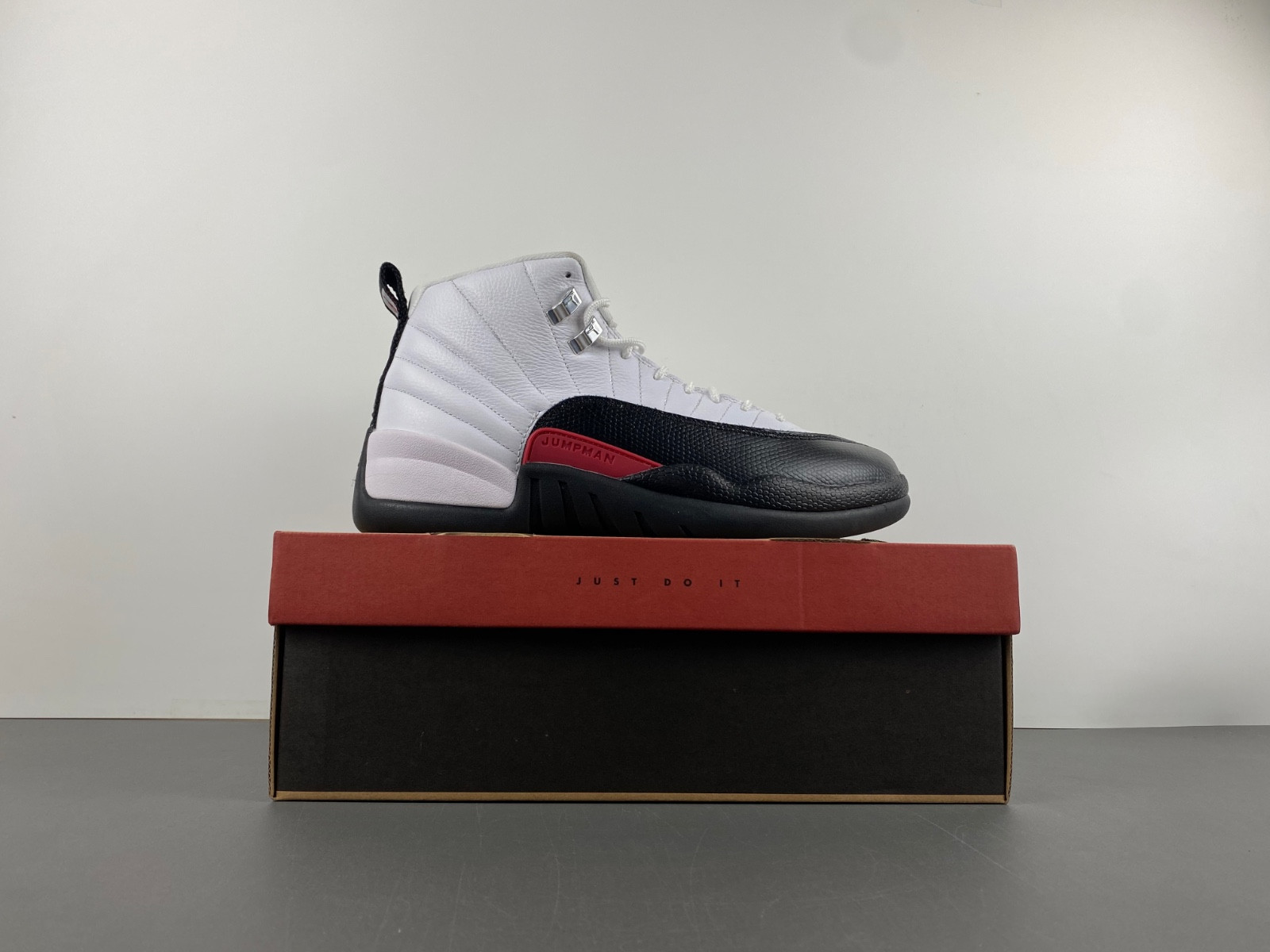 air jordan 12 red taxi ct8013-162