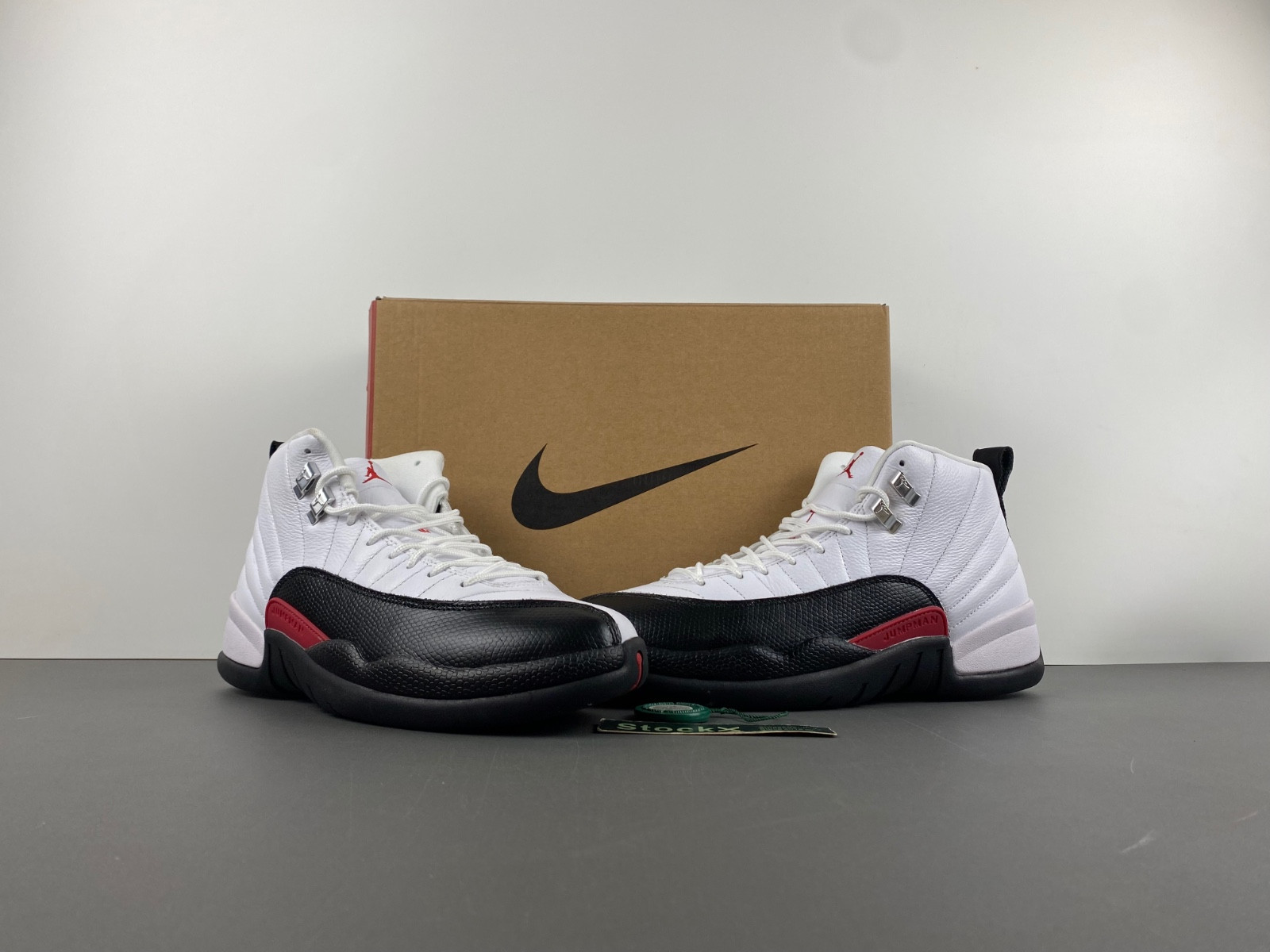 air jordan 12 red taxi ct8013-162