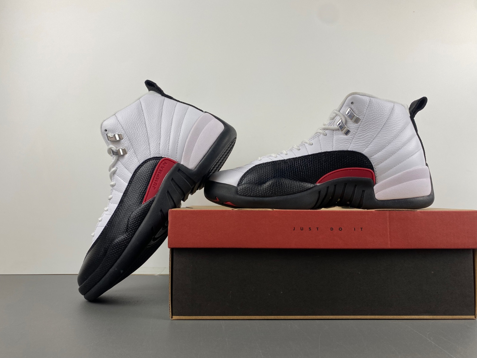 air jordan 12 red taxi ct8013-162