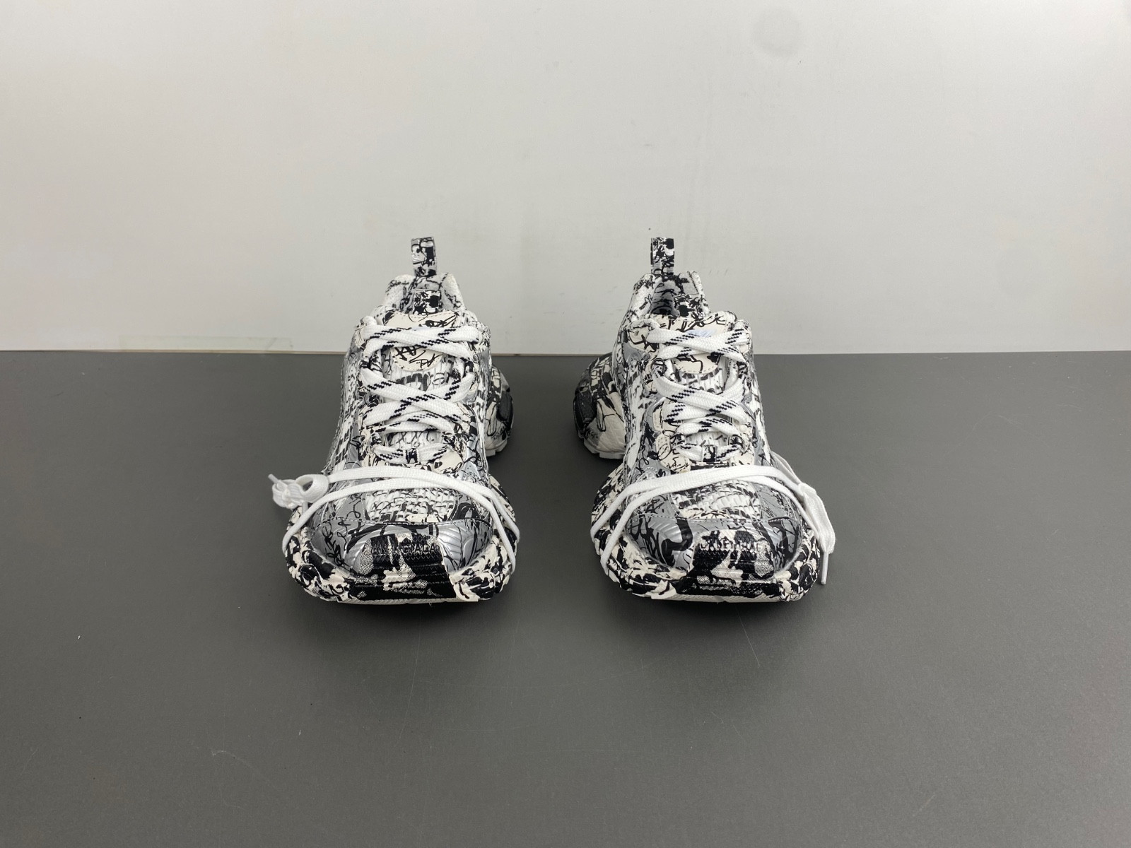 Ba*len*cia*ga 3xl extreme graffiti sneaker in white/black