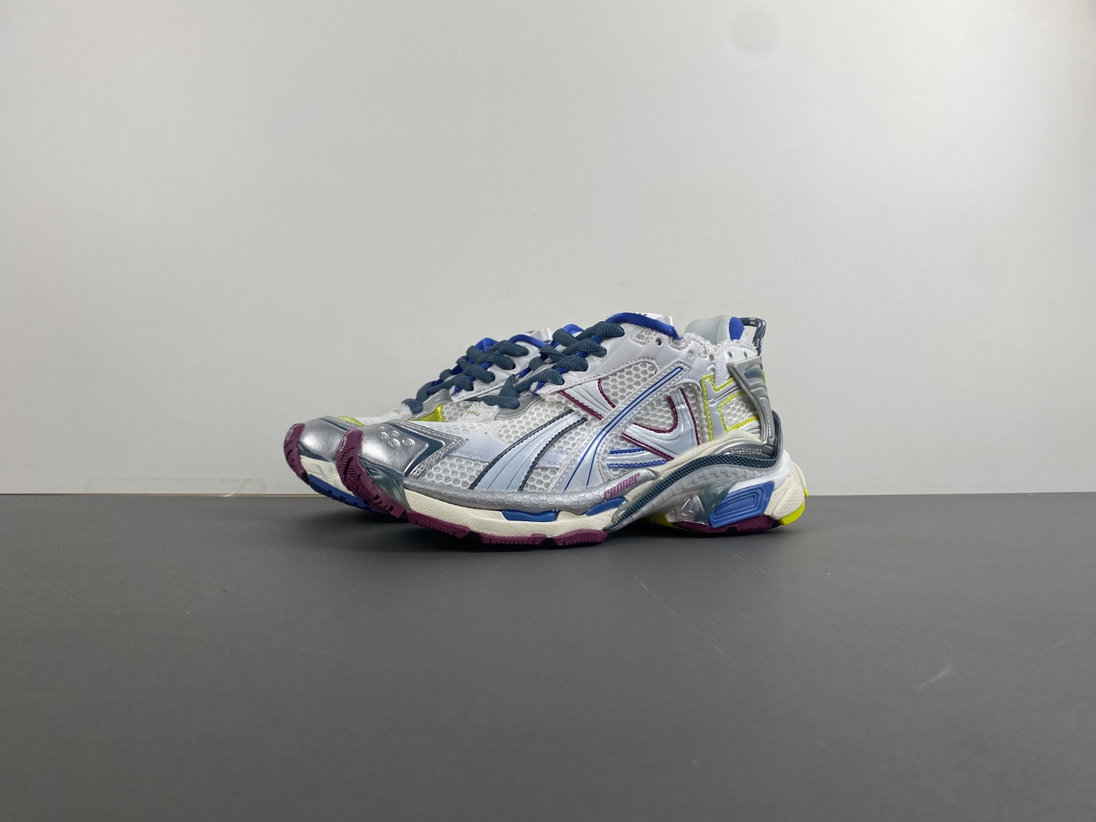 Ba*len*cia*ga runner sneaker in white