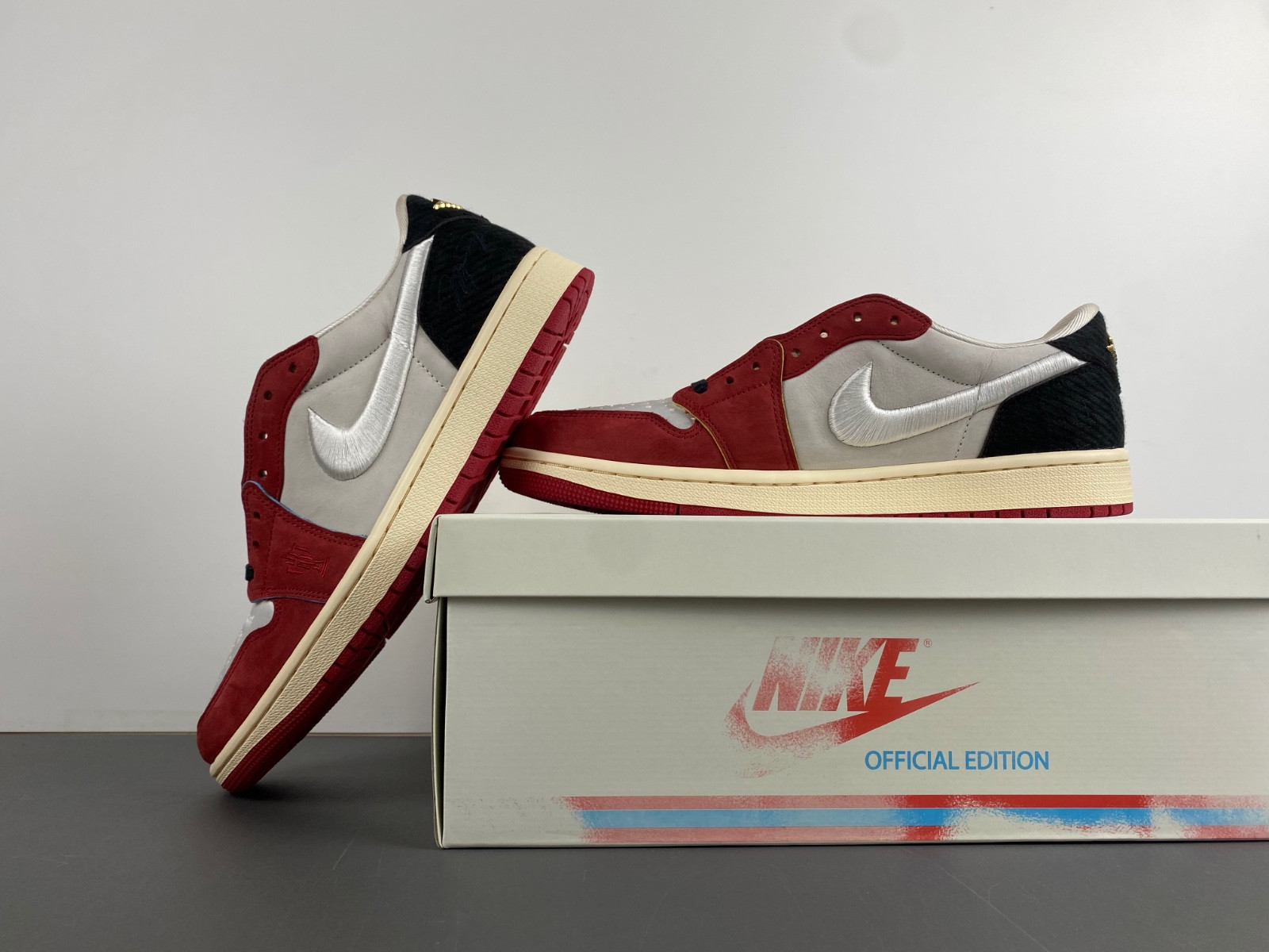 trophy room x air jordan 1 low og home hv6157-100