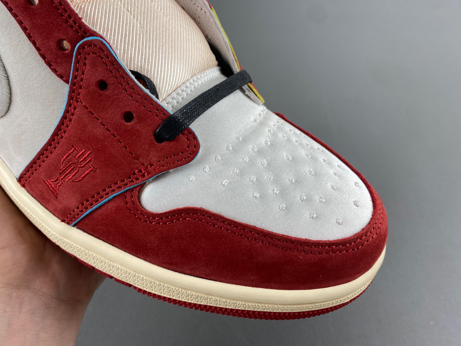 trophy room x air jordan 1 low og home hv6157-100