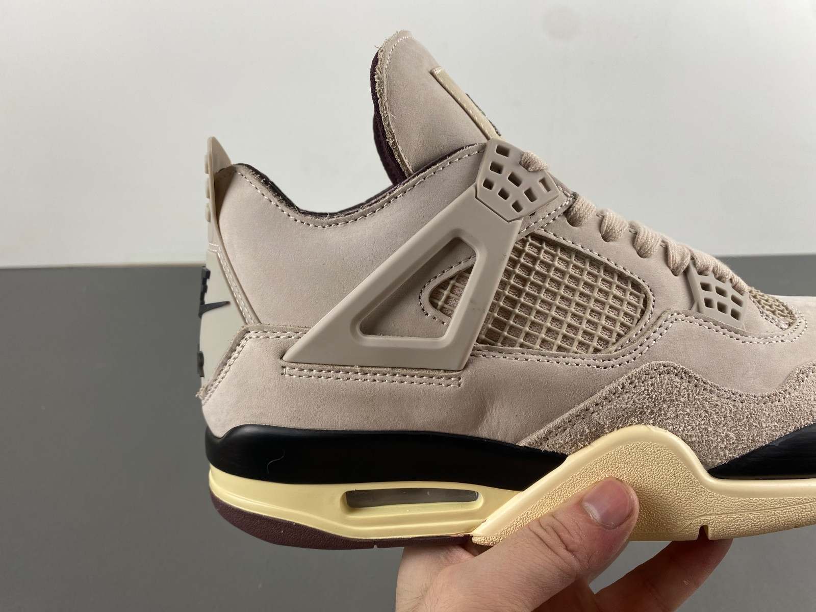 a ma maniére air jordan 4 fossil stone fz4810-200