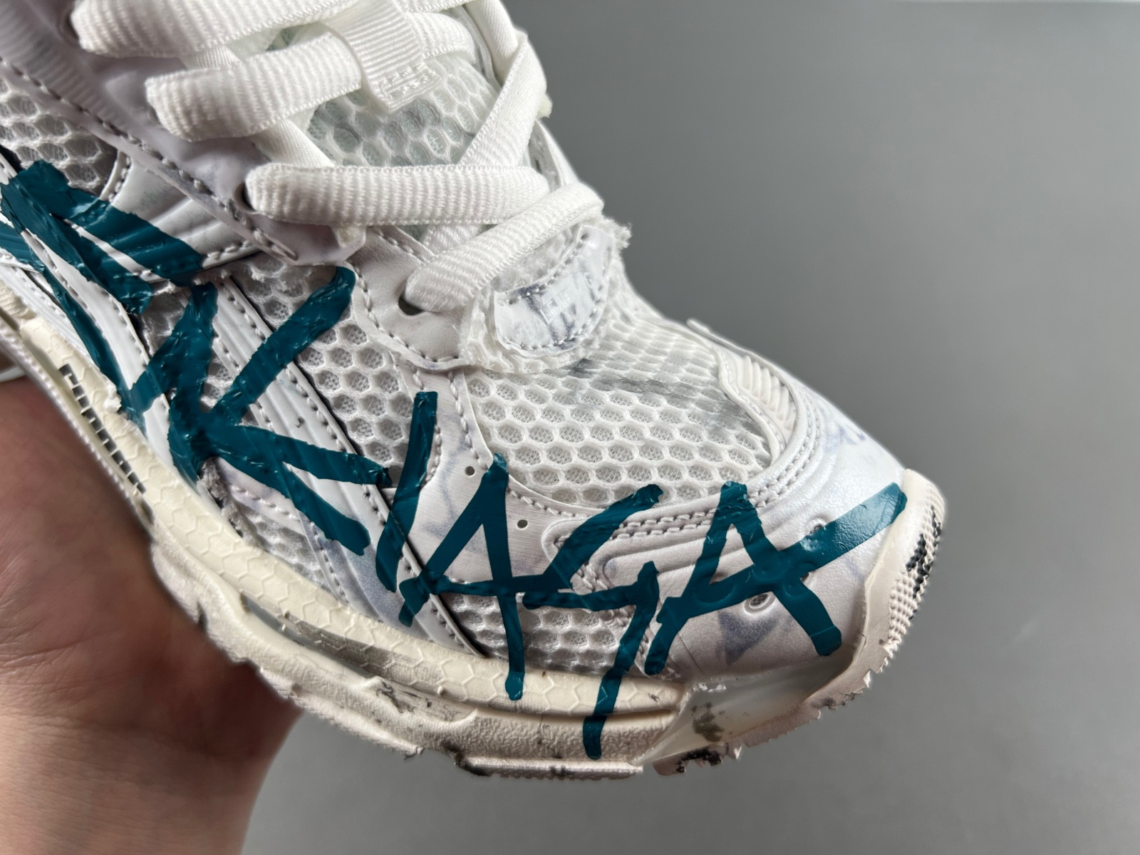 Ba*len*cia*ga runner graffiti sneaker in white/blue