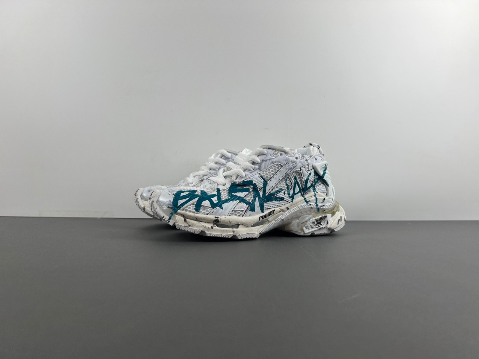 Ba*len*cia*ga runner graffiti sneaker in white/blue