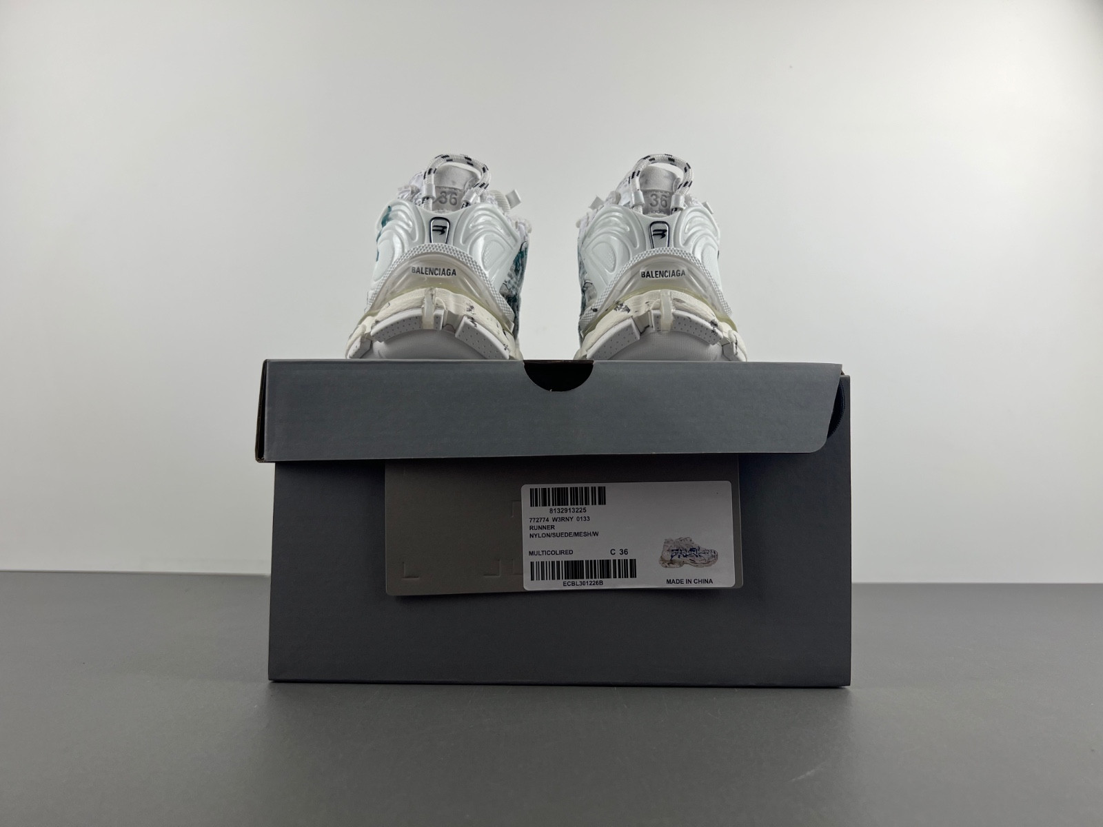 Ba*len*cia*ga runner graffiti sneaker in white/blue