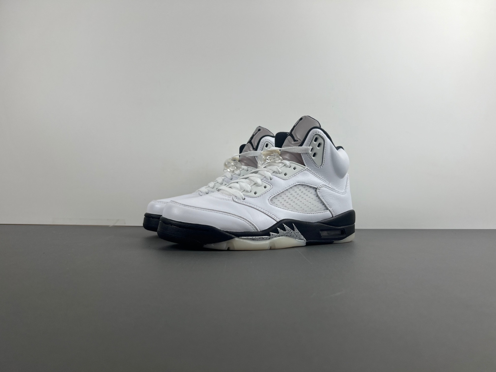 air jordan 5 white black dd0587-110