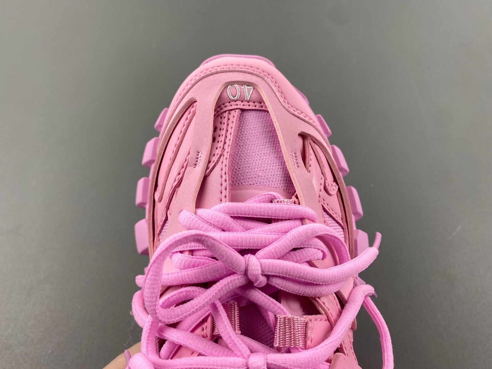 Ba*len*cia*ga pink sport shoes 