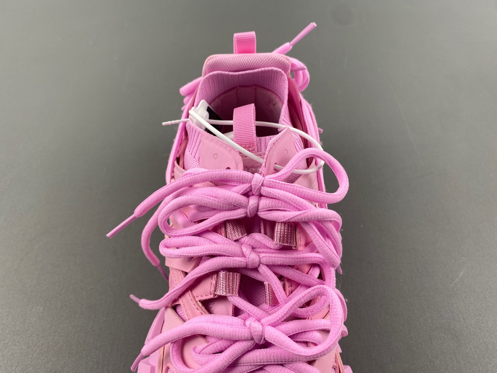 Ba*len*cia*ga pink sport shoes 