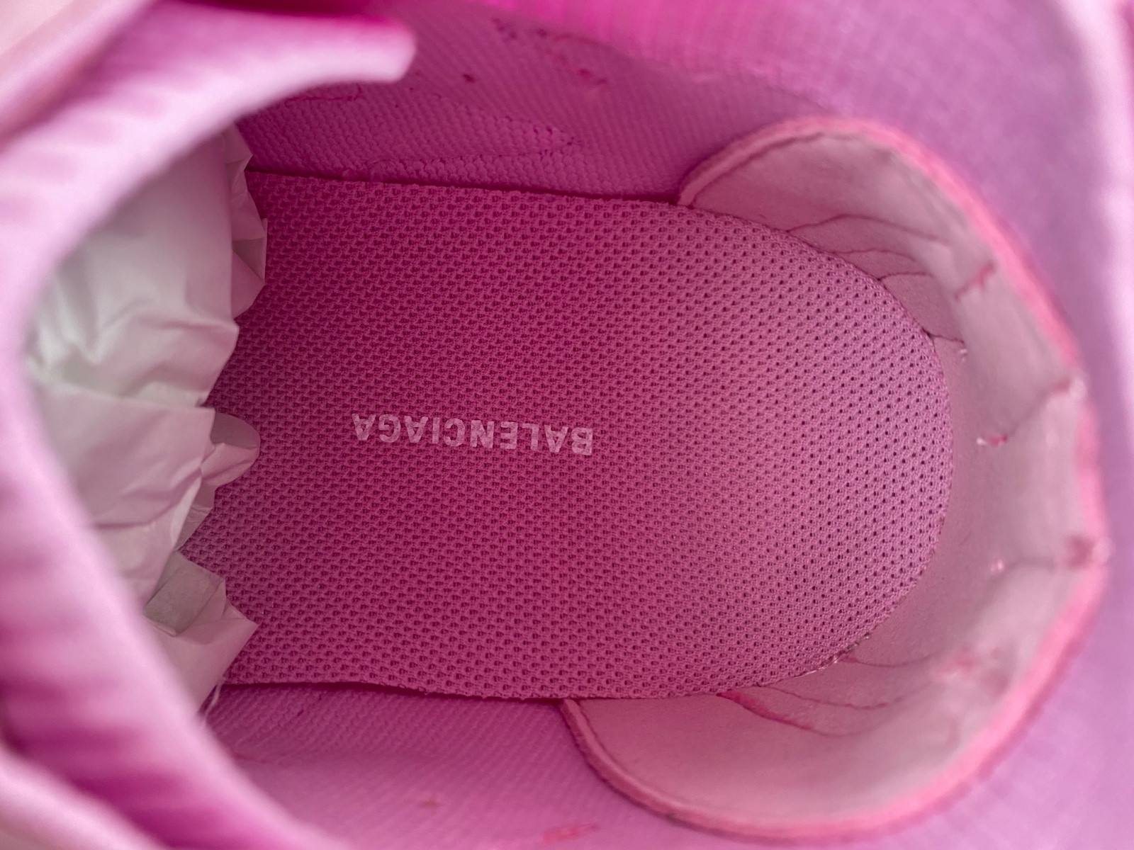 Ba*len*cia*ga pink sport shoes 