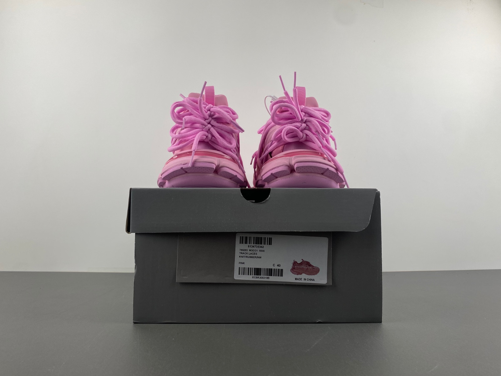 Ba*len*cia*ga pink sport shoes 