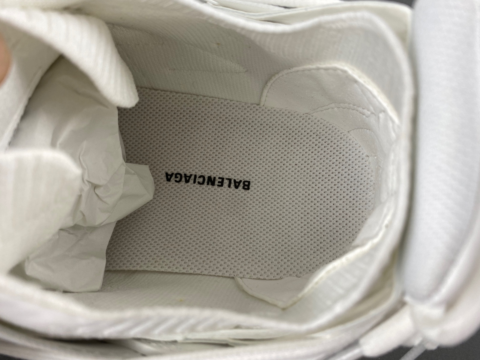 Ba*len*cia*ga white sport shoes 