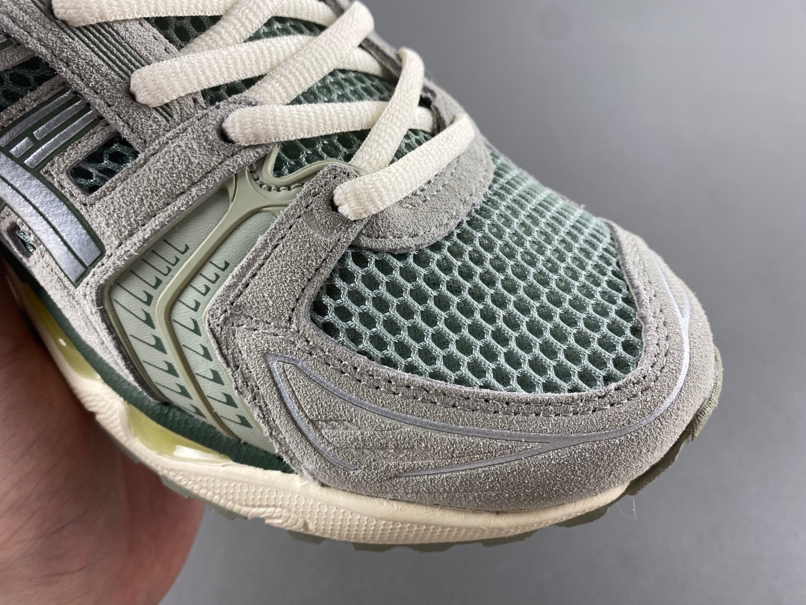 As*ic*s gel kayano 14 