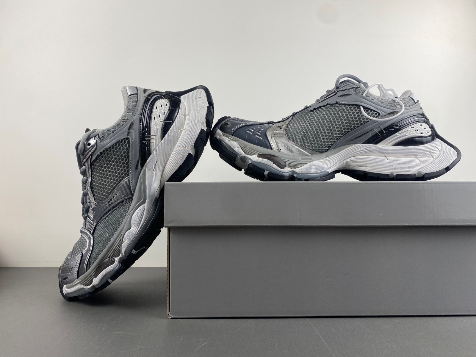 Ba*len*cia*ga stapler sneaker in grey