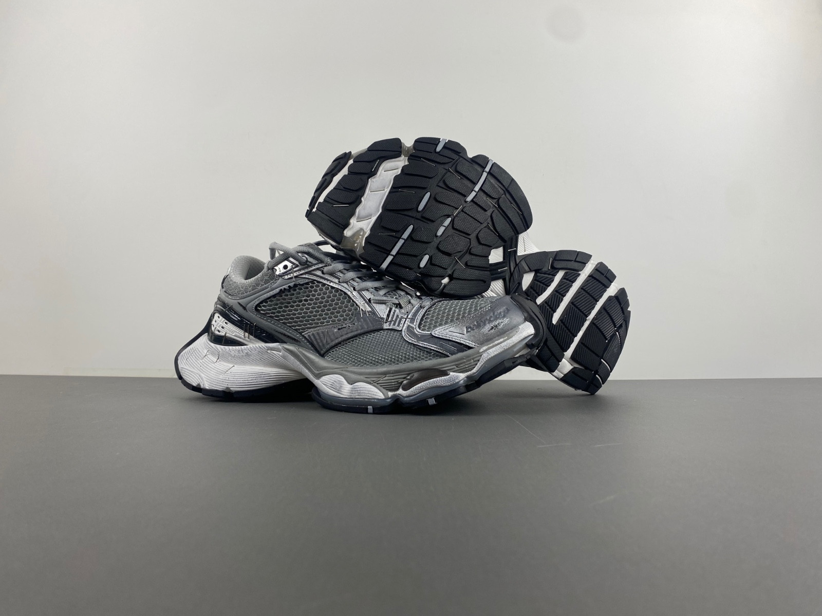 Ba*len*cia*ga stapler sneaker in grey