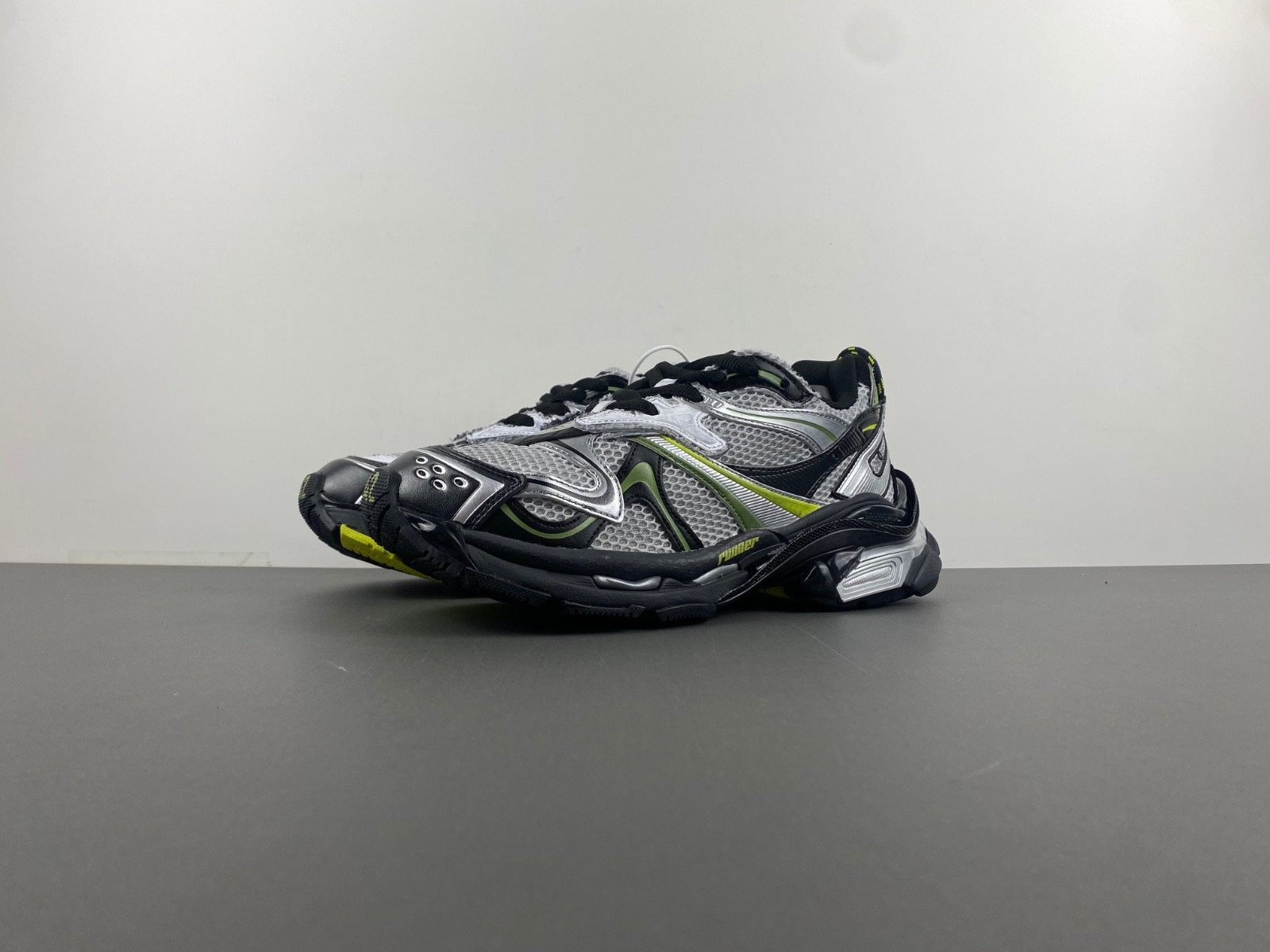 Ba*len*cia*ga men''s runner 2.0 sneaker in silver