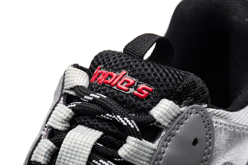 Ba*len*cia*ga triple s sliver