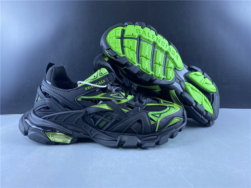 Ba*len*cia*ga track 4