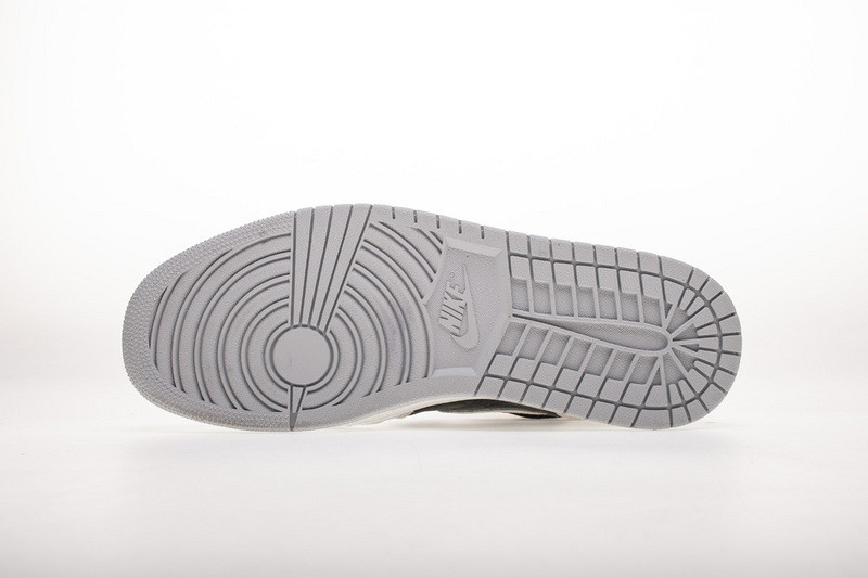 air jordan 1 grey black crimson 555088-018