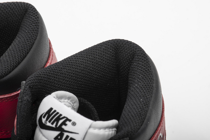 air jordan 1 retro high og black toe 555088-125