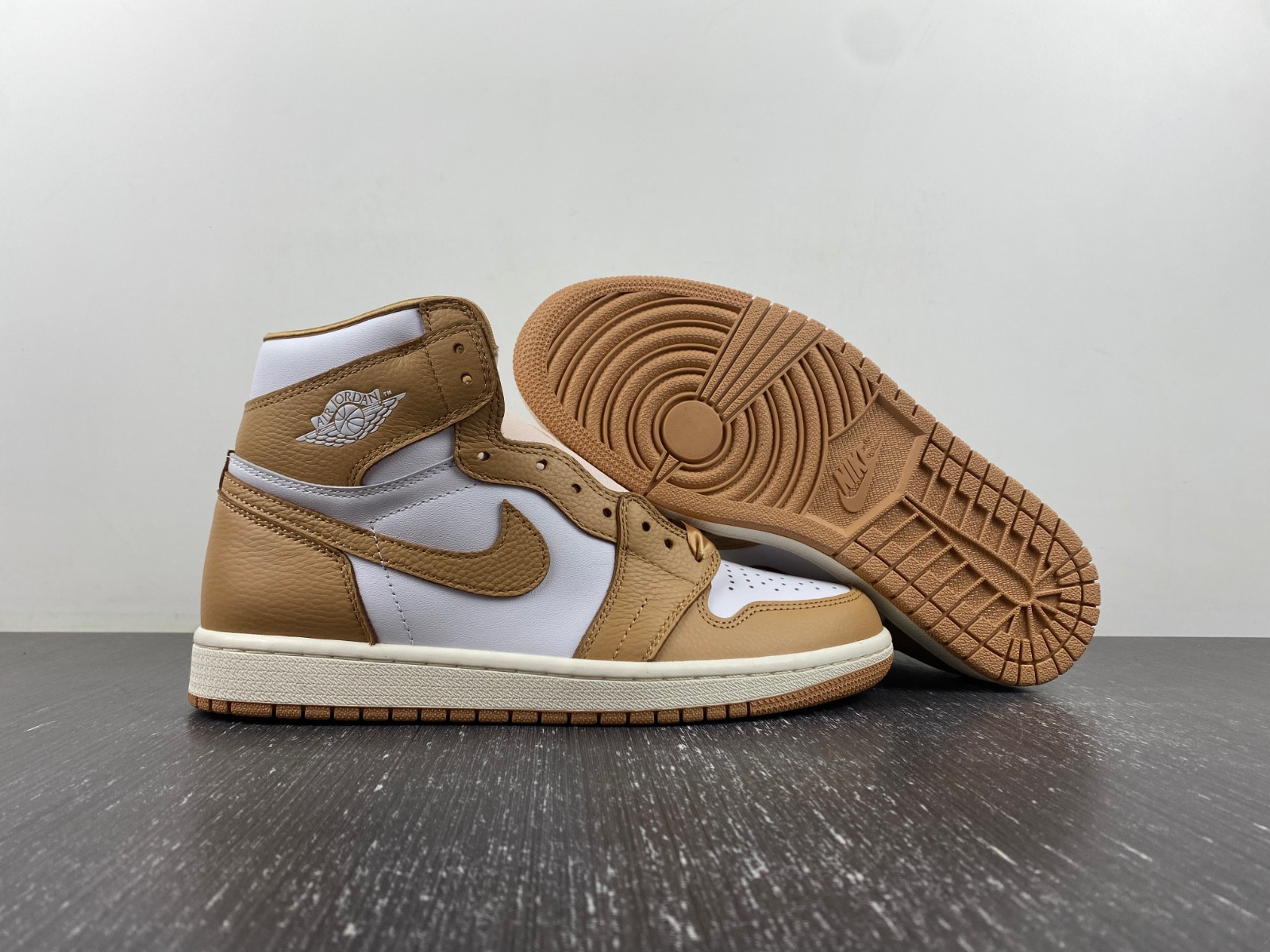 air jordan 1 retro high og "praline" fn6622-201