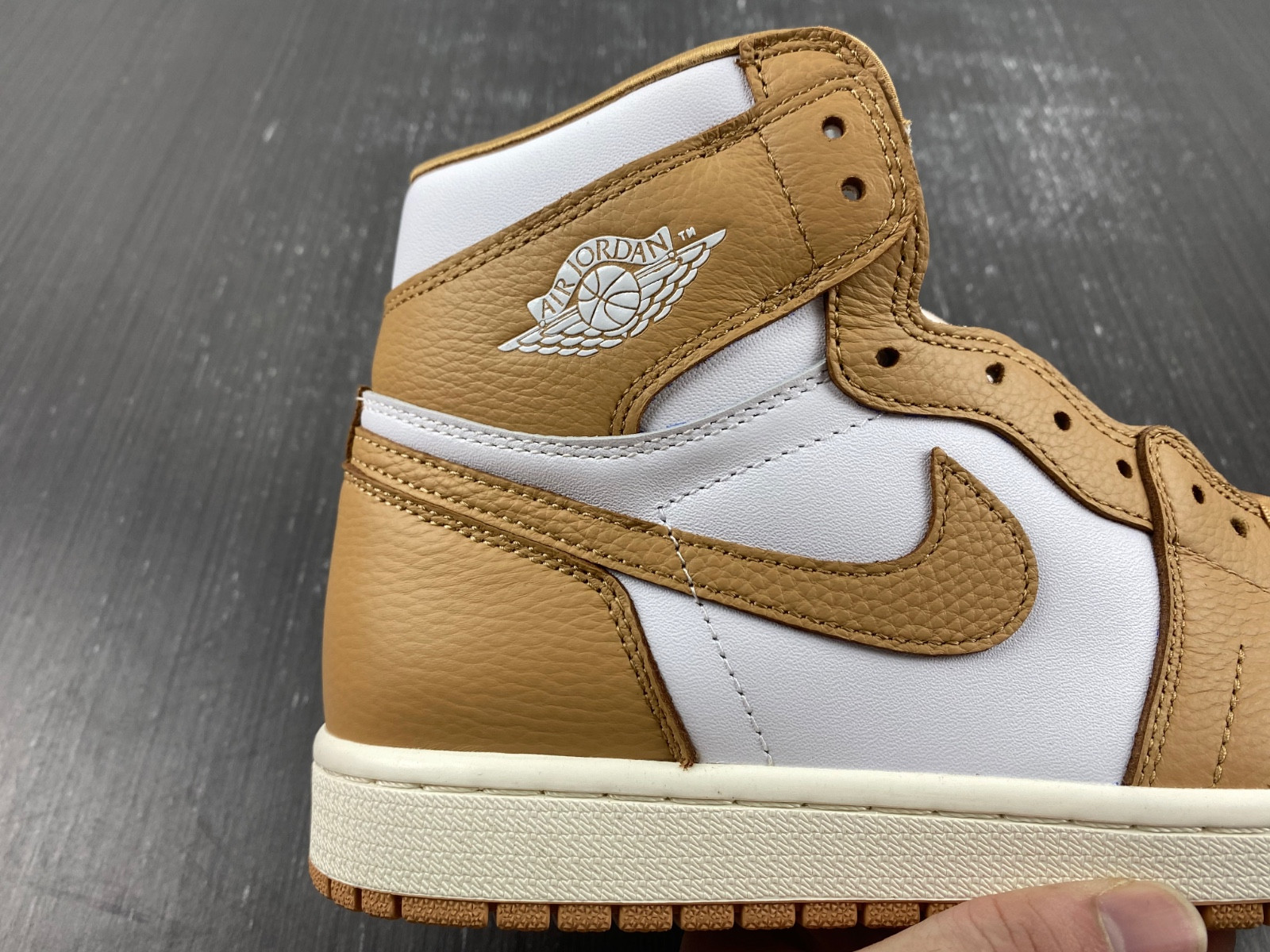 air jordan 1 retro high og "praline" fn6622-201