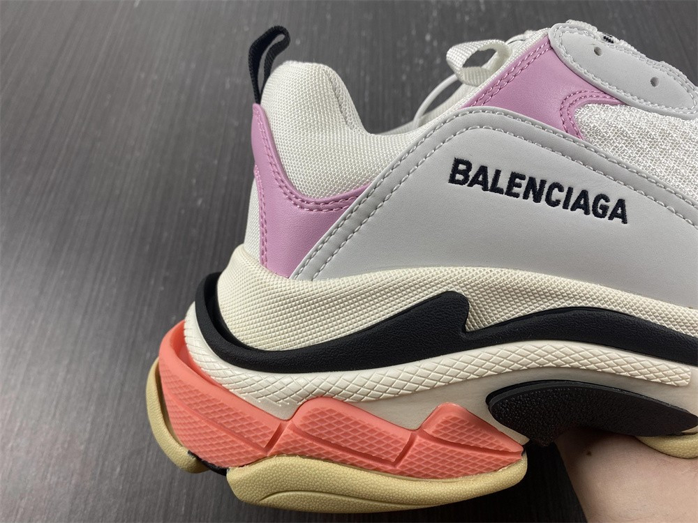 Ba*len*cia*ga triple s