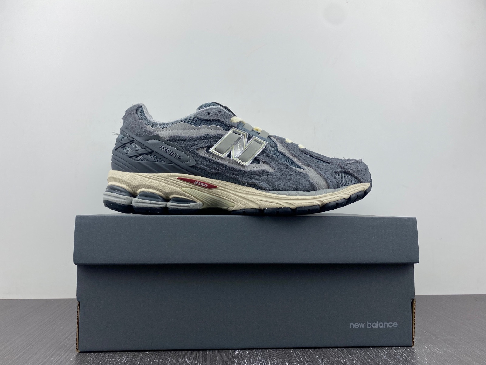 new Ba1an*e 1906d protection pack harbor grey