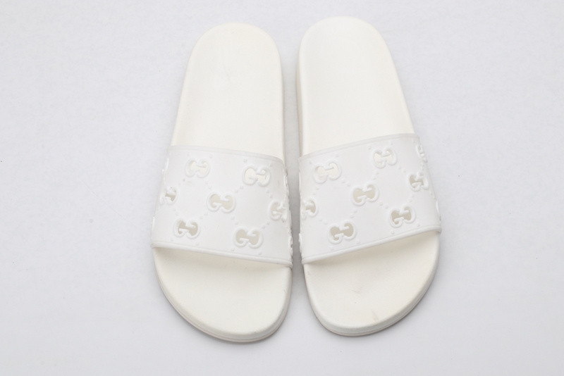 G*u*i slides all white