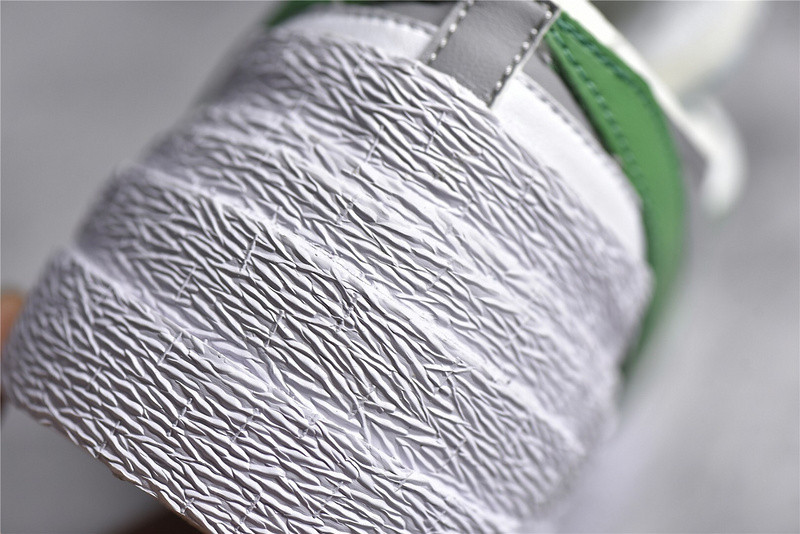 nike blazer low sacai medium grey classic green - dd1877-001