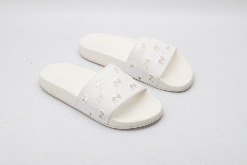 G*u*i slides all white