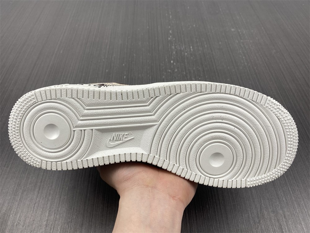 lou1s vu1tton x air force 1 tranier sneaker