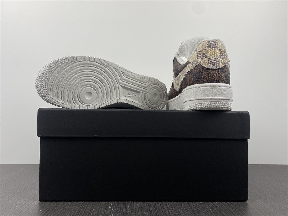 lou1s vu1tton x air force 1 tranier sneaker