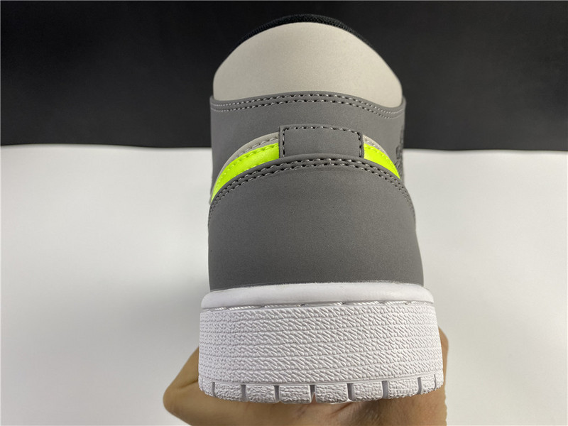 jordan 1 mid gunsmoke volt 554724-072