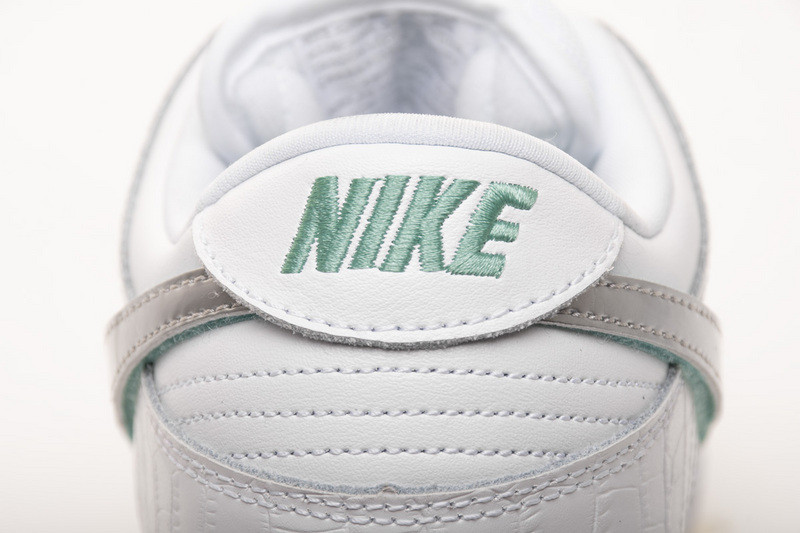 nike sb dunk low di*m*nd S*pply co white di*m*nd bv1310-100